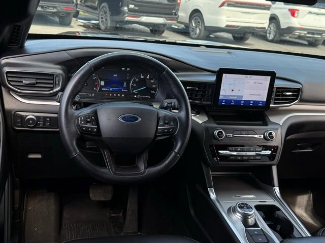 Used 2020 Ford Explorer XLT w/ Equipment Group 202A image 7