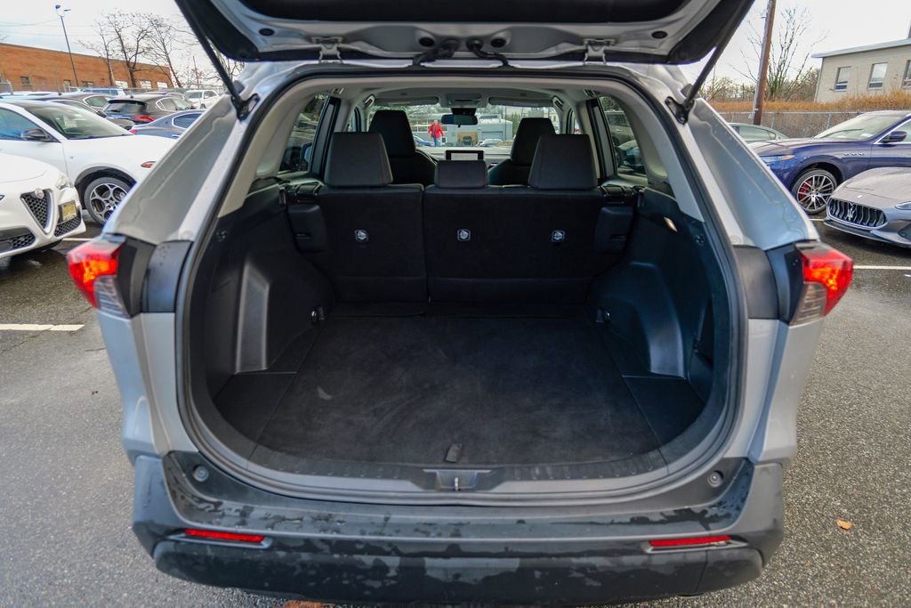 Used 2024 Toyota RAV4 LE AWD/4WD image 51