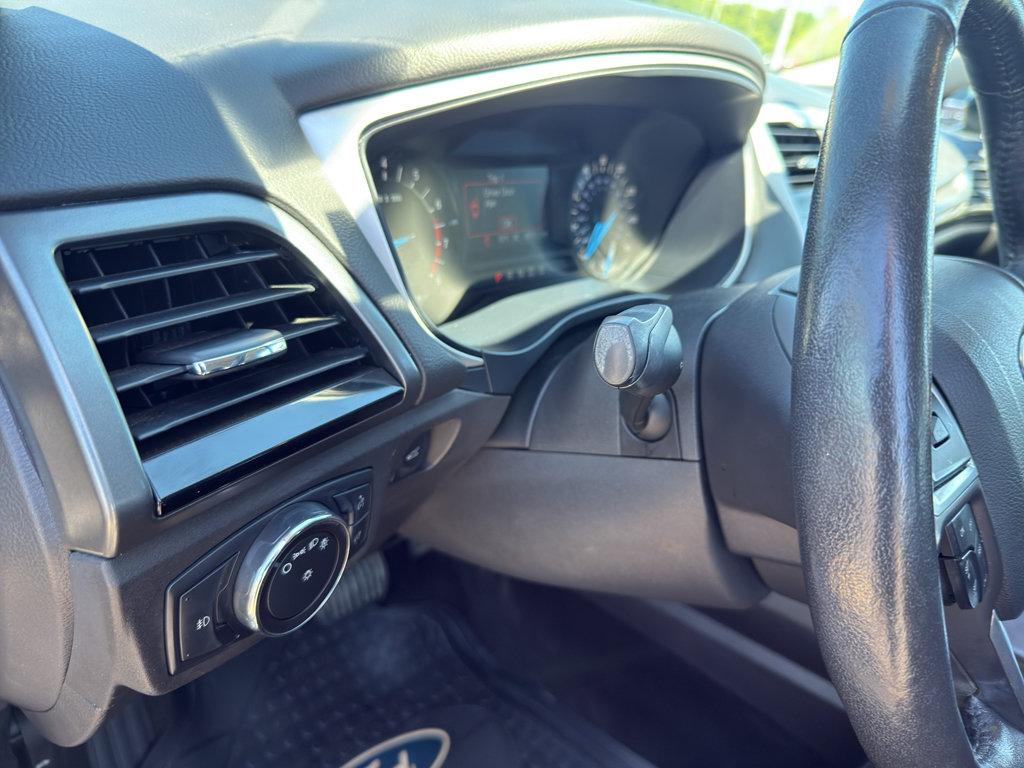 Used 2015 Ford Fusion SE w/ Equipment Group 201A FWD image 14