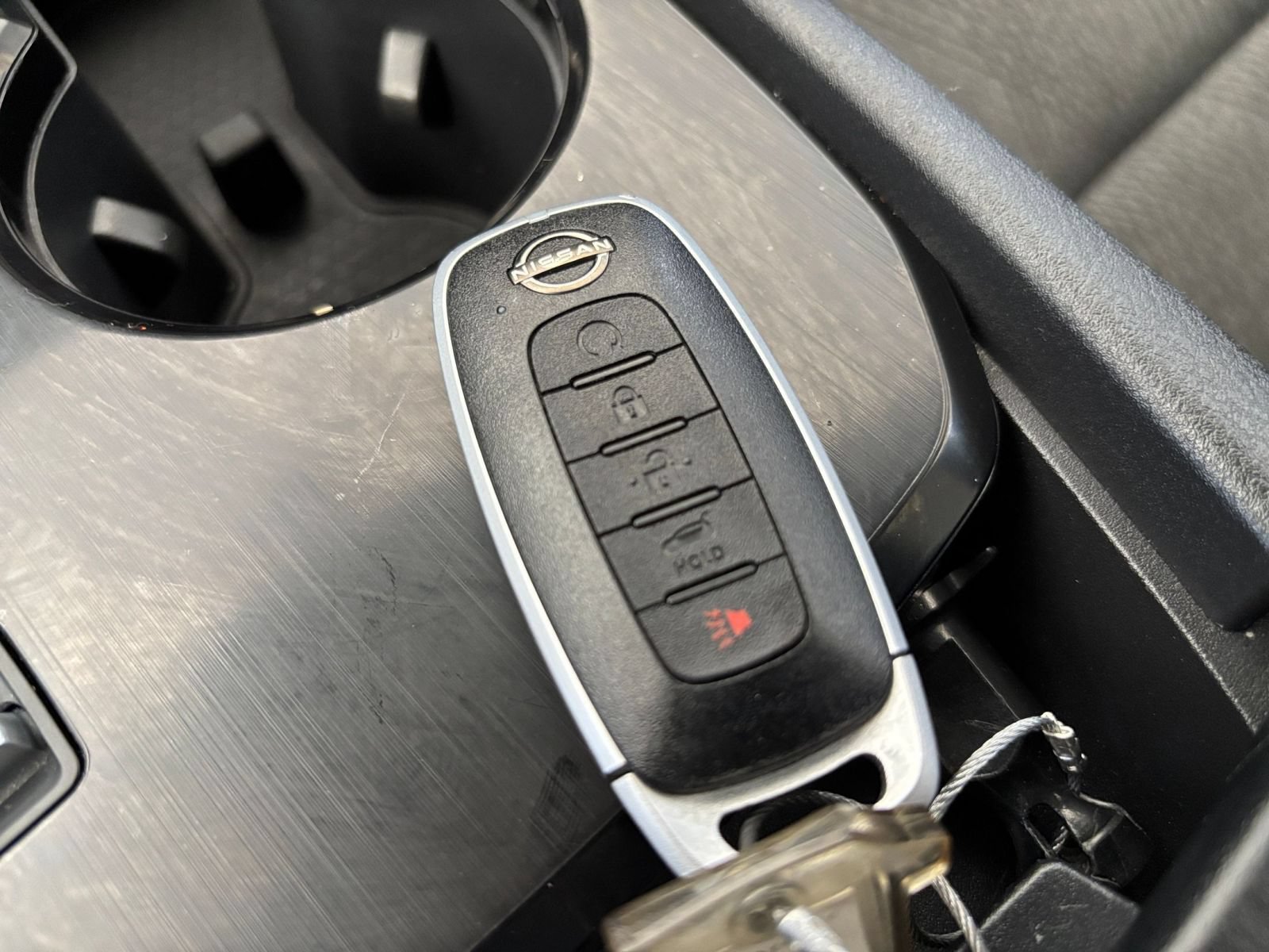Used 2025 Nissan Rogue SV FWD image 21