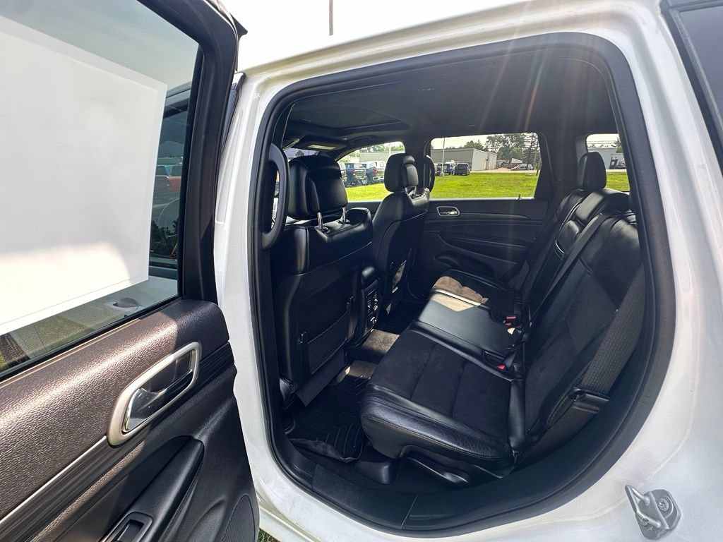 Used 2020 Jeep Grand Cherokee Altitude RWD image 10