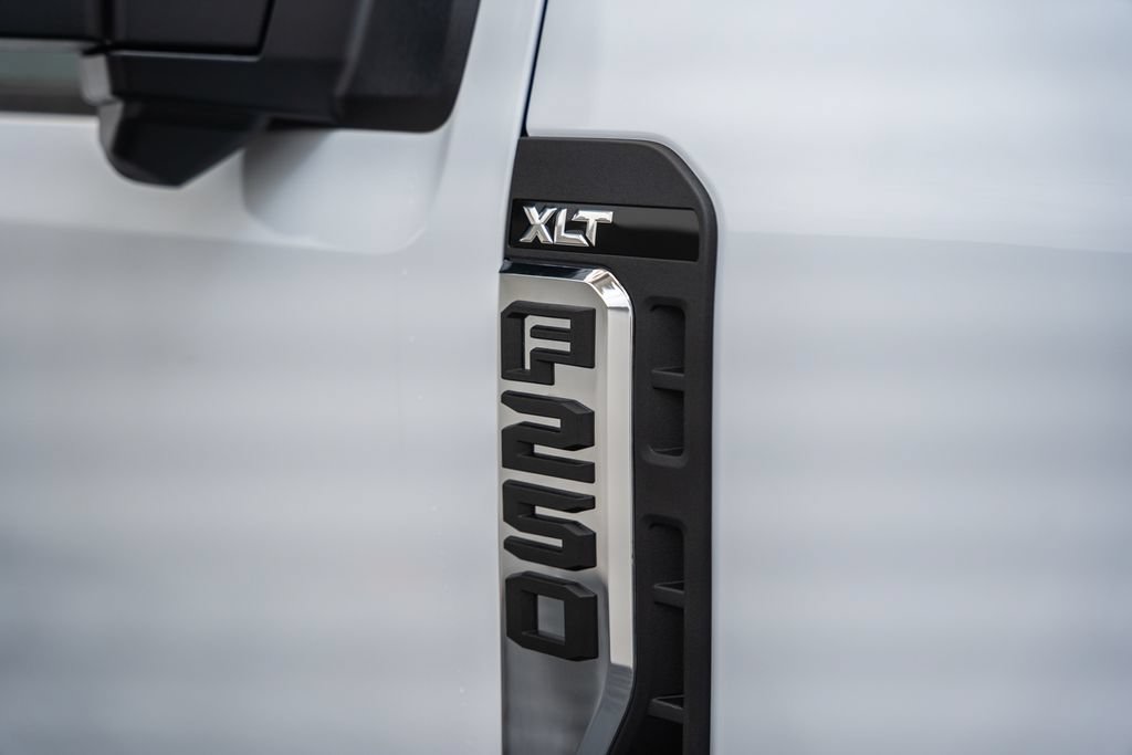 New 2026 Ford F250 XLT w/ XLT Premium Package AWD/4WD image 16