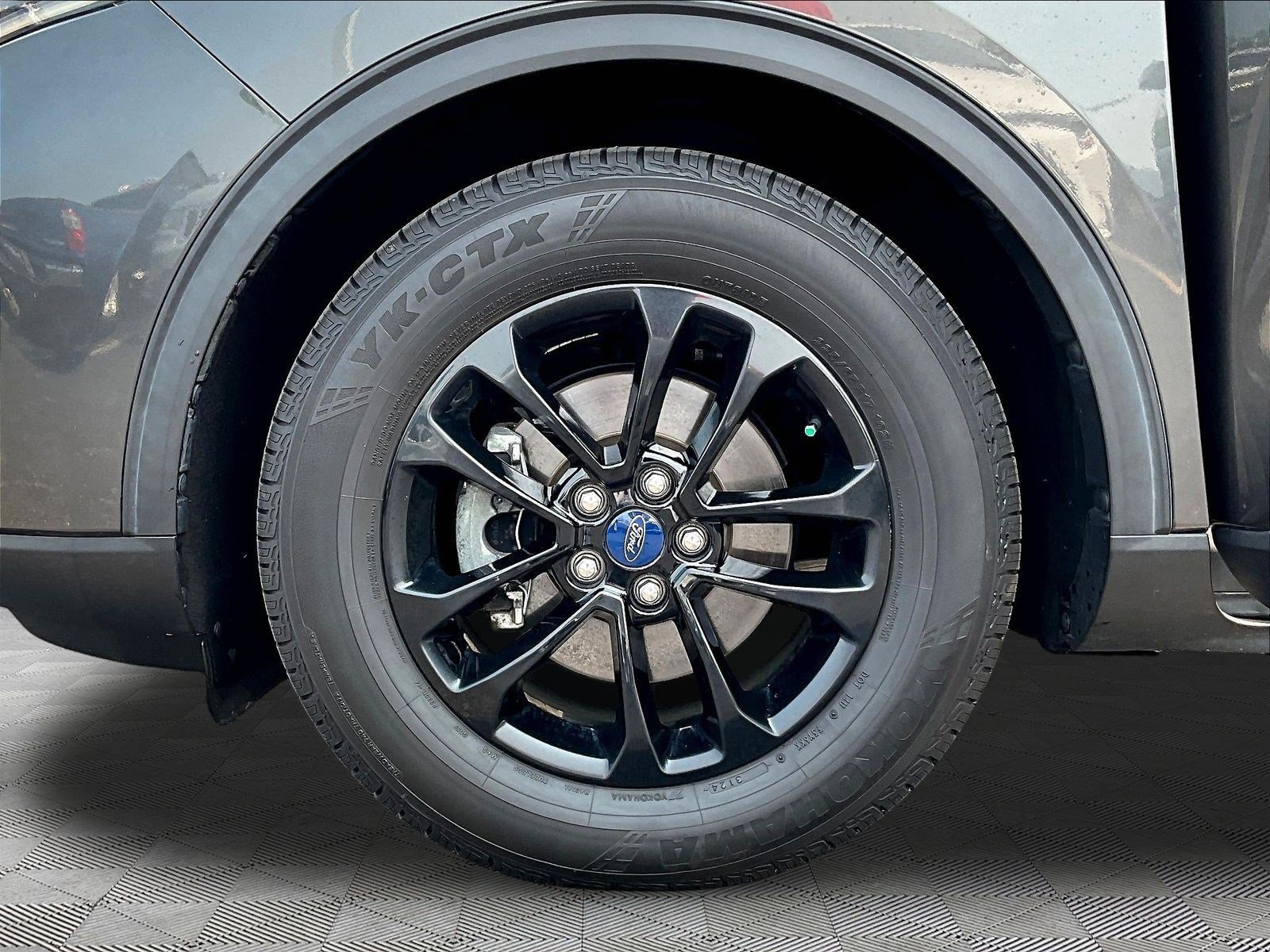 Used 2020 Ford Escape SE Sport FWD image 32