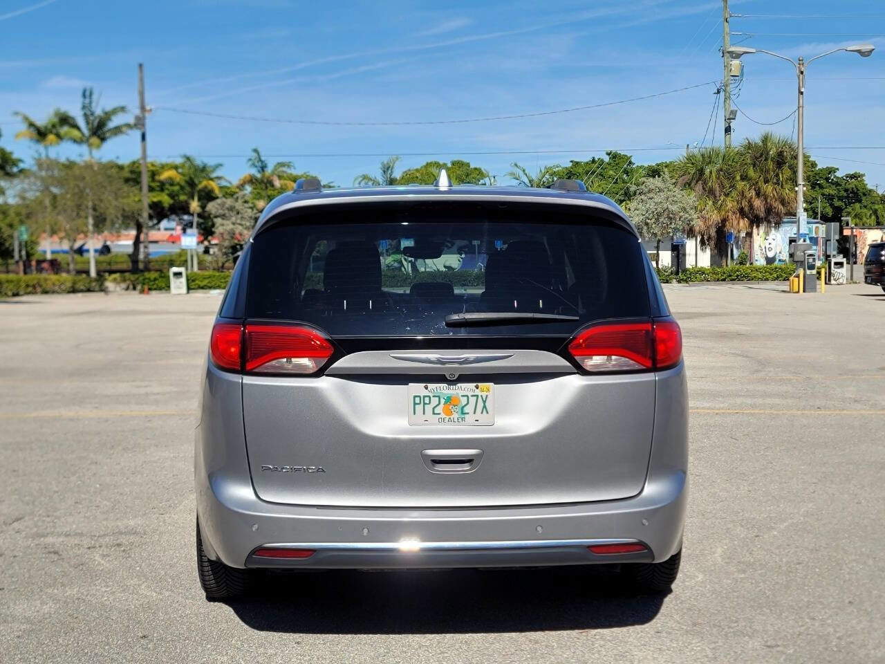 Used 2018 Chrysler Pacifica Touring-L Plus w/ Advanced Safetytec Group image 7