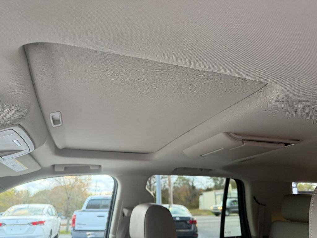 Used 2012 Toyota Prius Five image 23