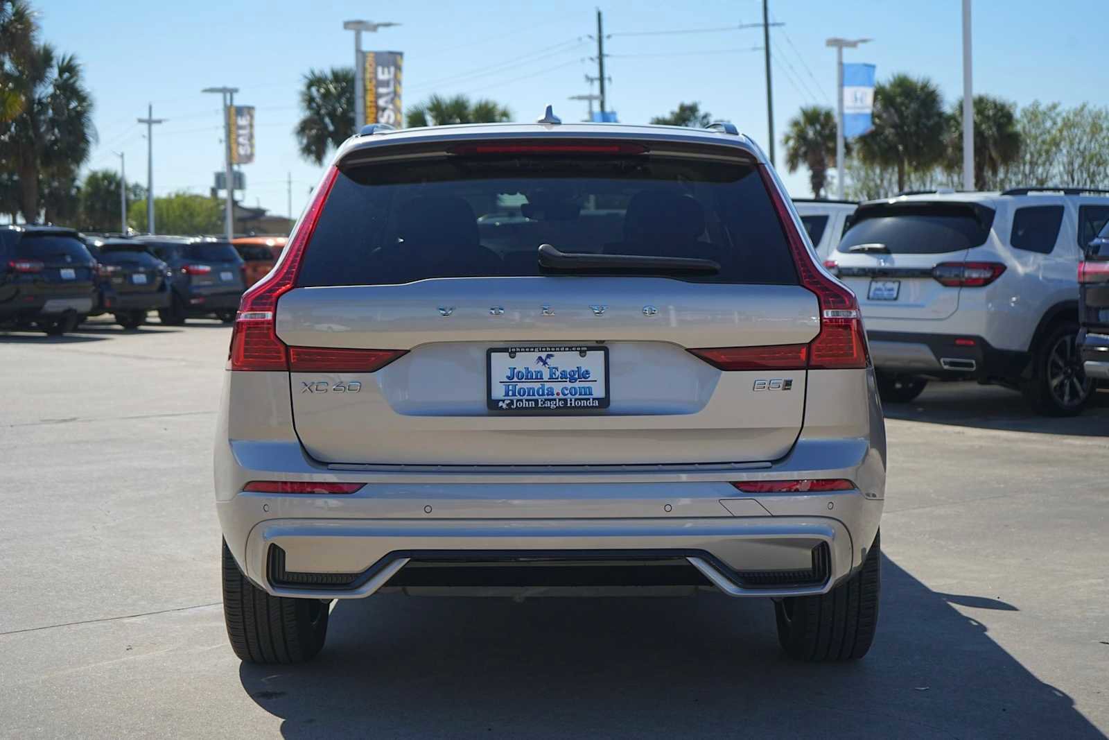 Used 2024 Volvo XC60 B5 Core w/ Protection Package Premier image 5
