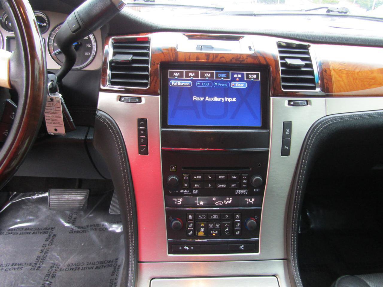 Used 2013 Cadillac Escalade Platinum RWD image 22