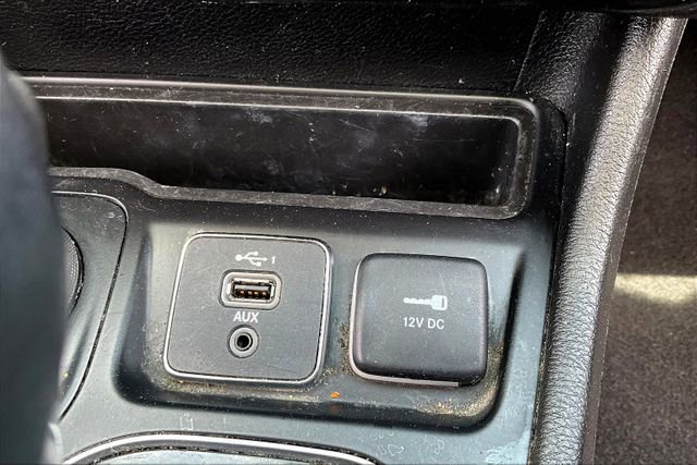 Used 2021 Jeep Cherokee Limited image 29