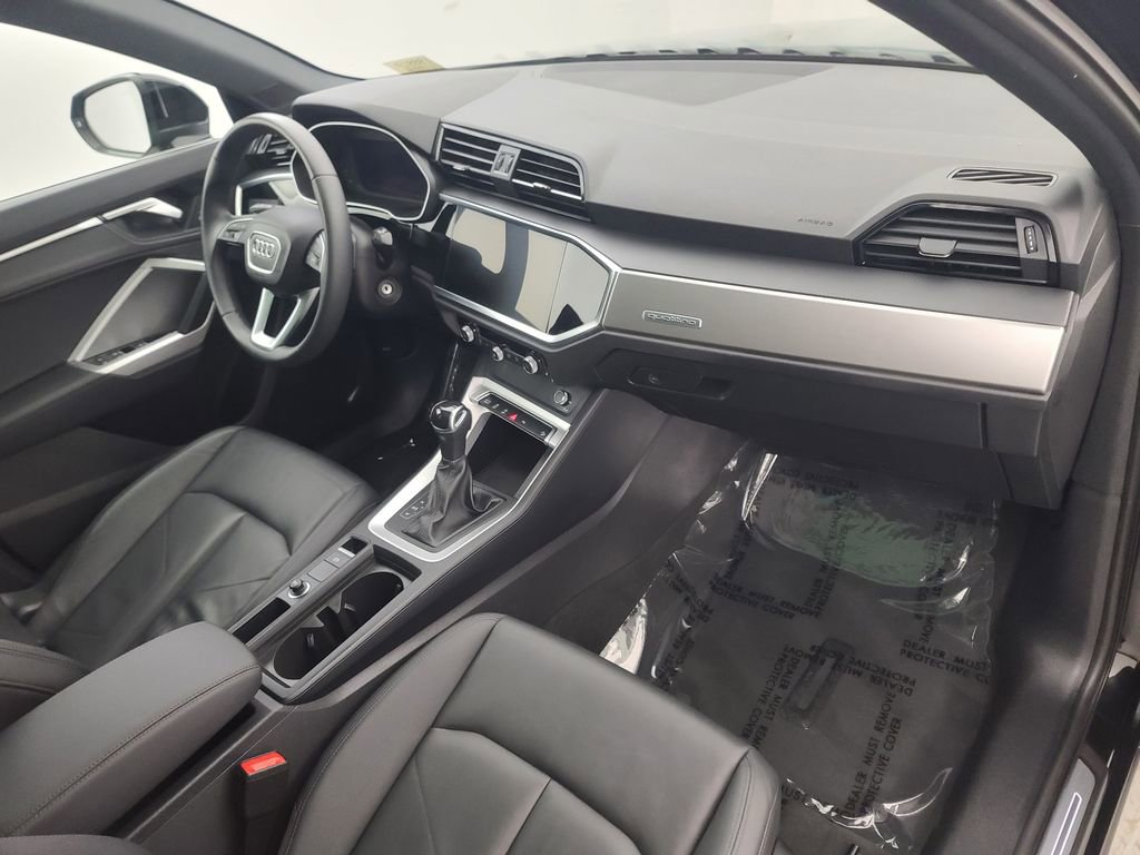 Used 2025 Audi Q3 2.0T Premium image 15