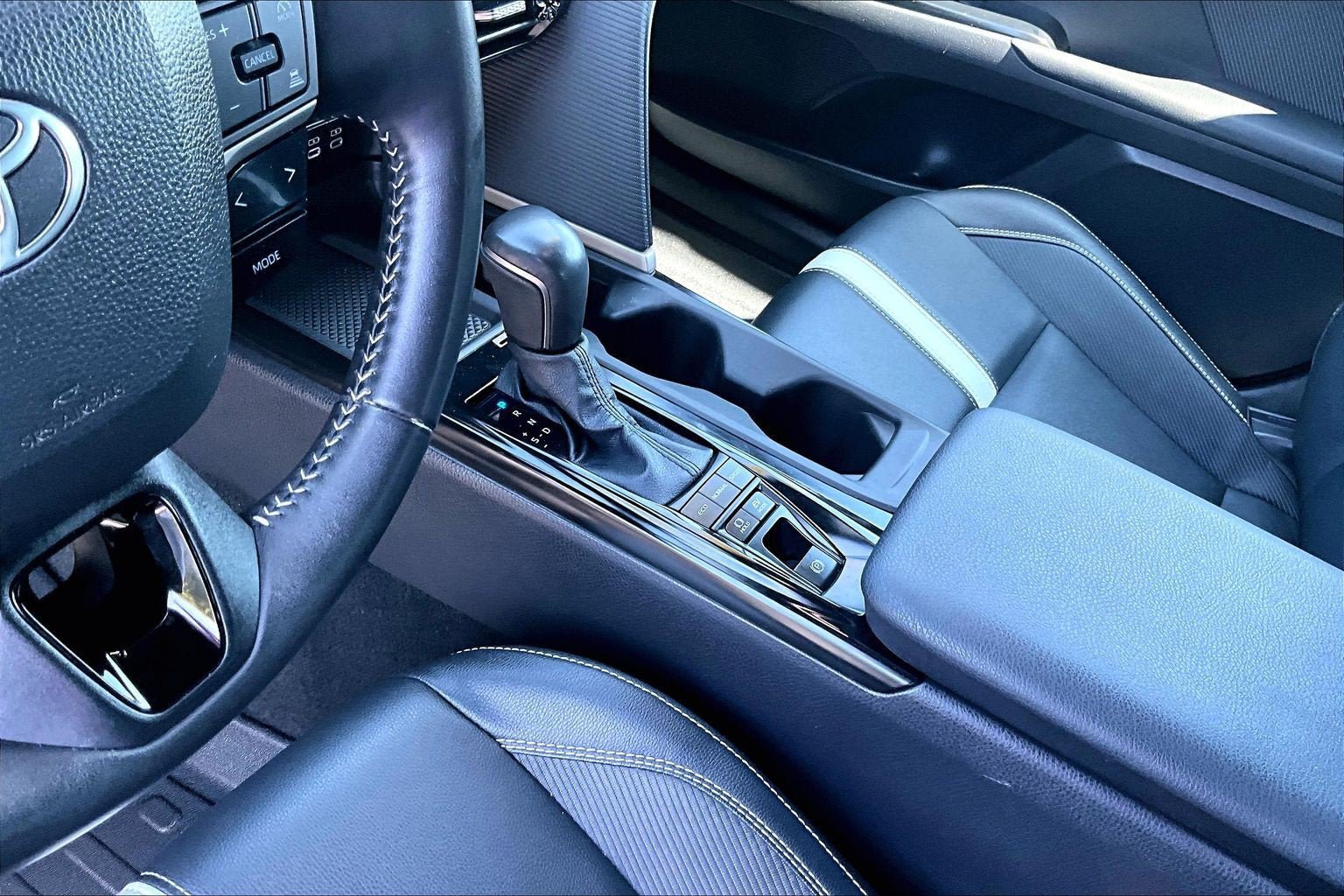 Used 2025 Toyota Camry SE FWD image 16
