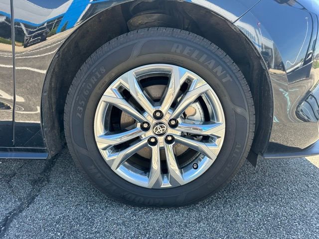 Used 2024 Toyota Sienna Platinum AWD/4WD image 6
