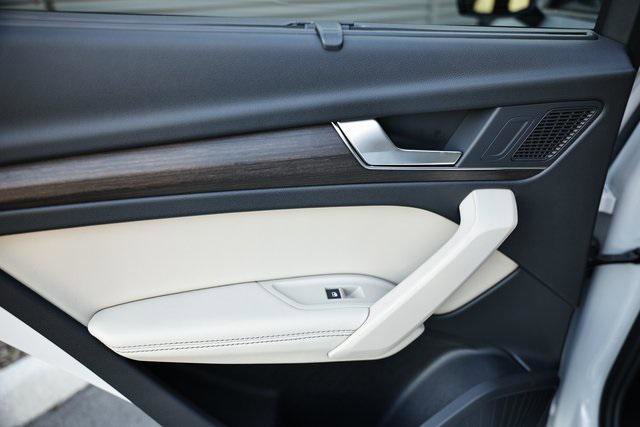 Certified 2025 Audi Q5 2.0T Premium Plus w/ Premium Plus Package image 23