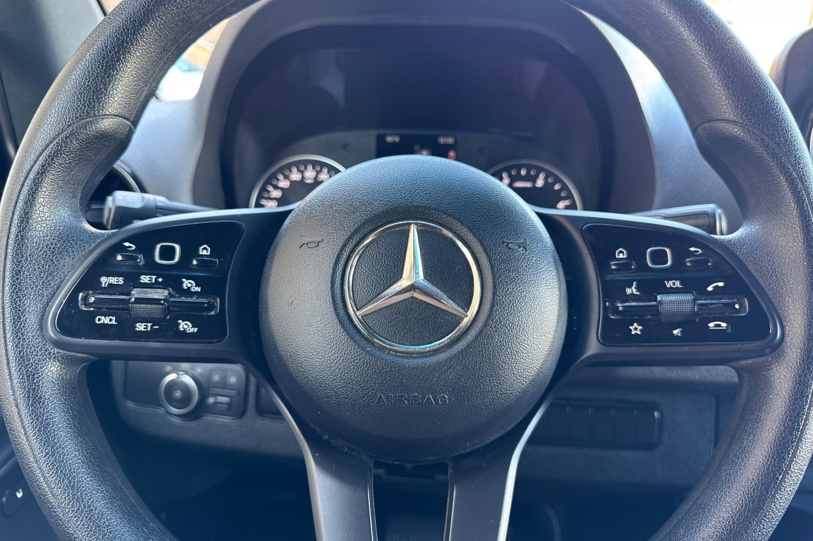 Used 2024 Mercedes-Benz Sprinter 2500 image 25