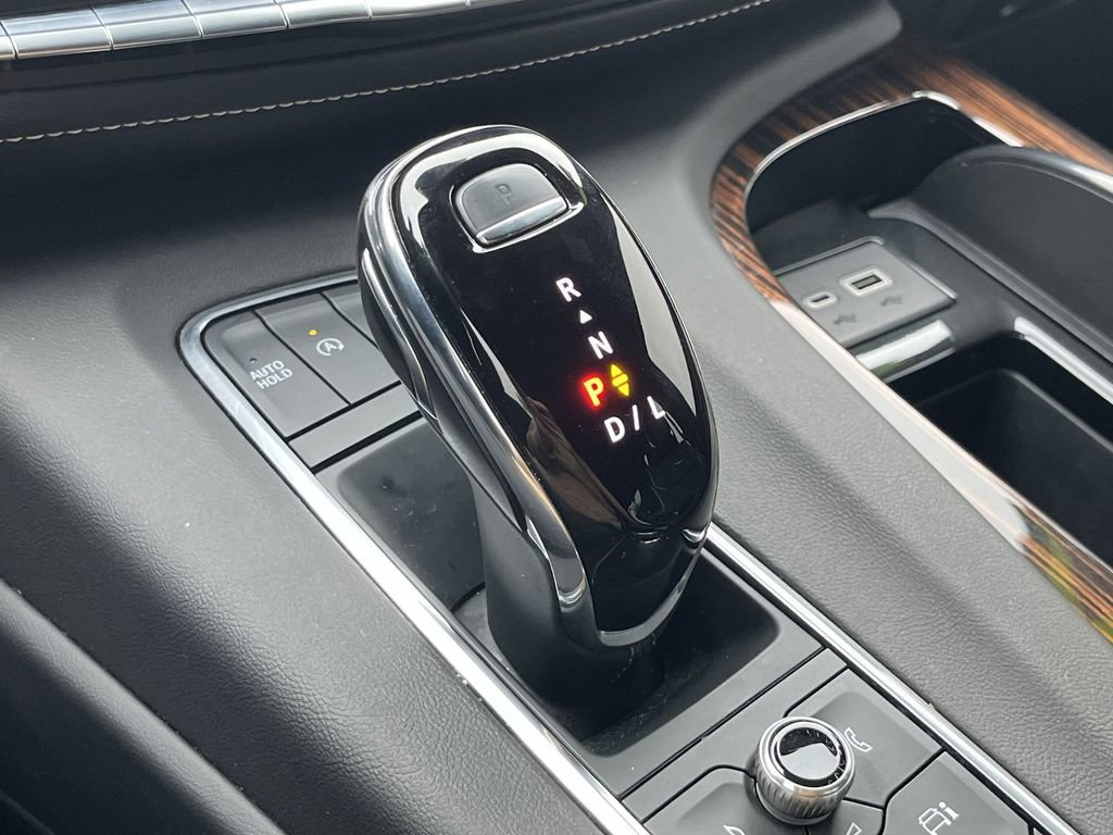 Used 2023 Cadillac Escalade ESV Premium Luxury w/ LPO, Radiant Package image 8