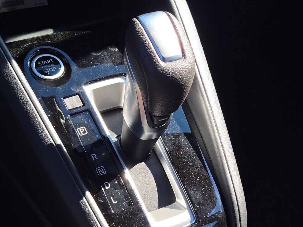 Used 2025 Nissan Versa SR w/ Trunk Package image 24