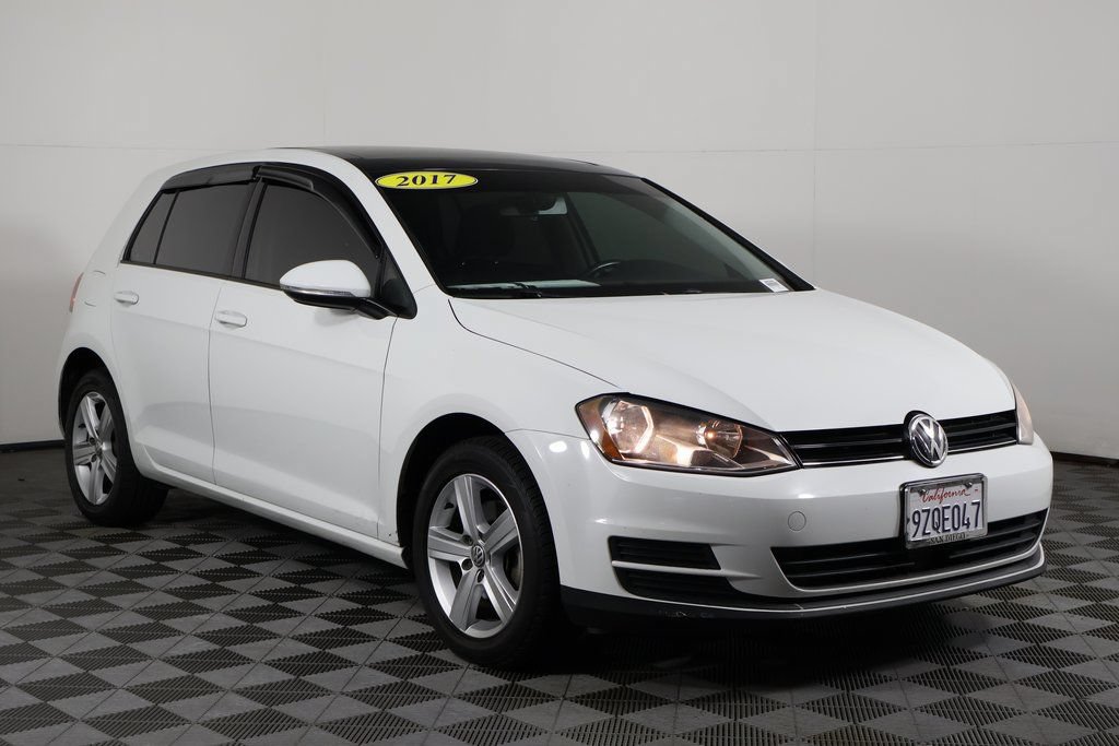 Used 2017 Volkswagen Golf S FWD image 3