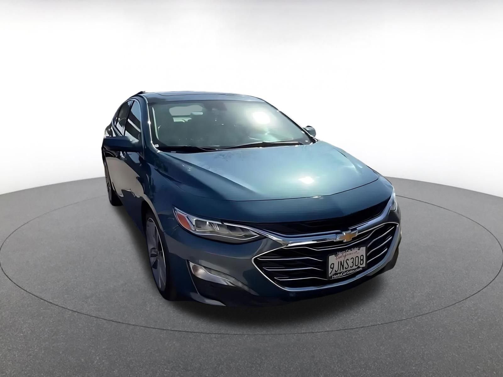 Used 2024 Chevrolet Malibu LT image 3