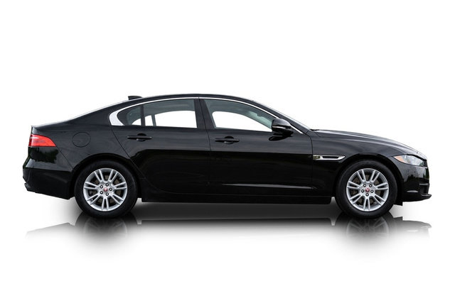 Used 2018 Jaguar XE Premium AWD/4WD image 2