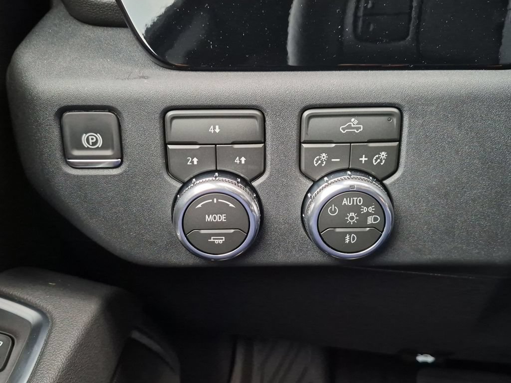 New 2026 GMC Sierra 2500 SLE w/ SLE Value Package; AWD/4WD image 19