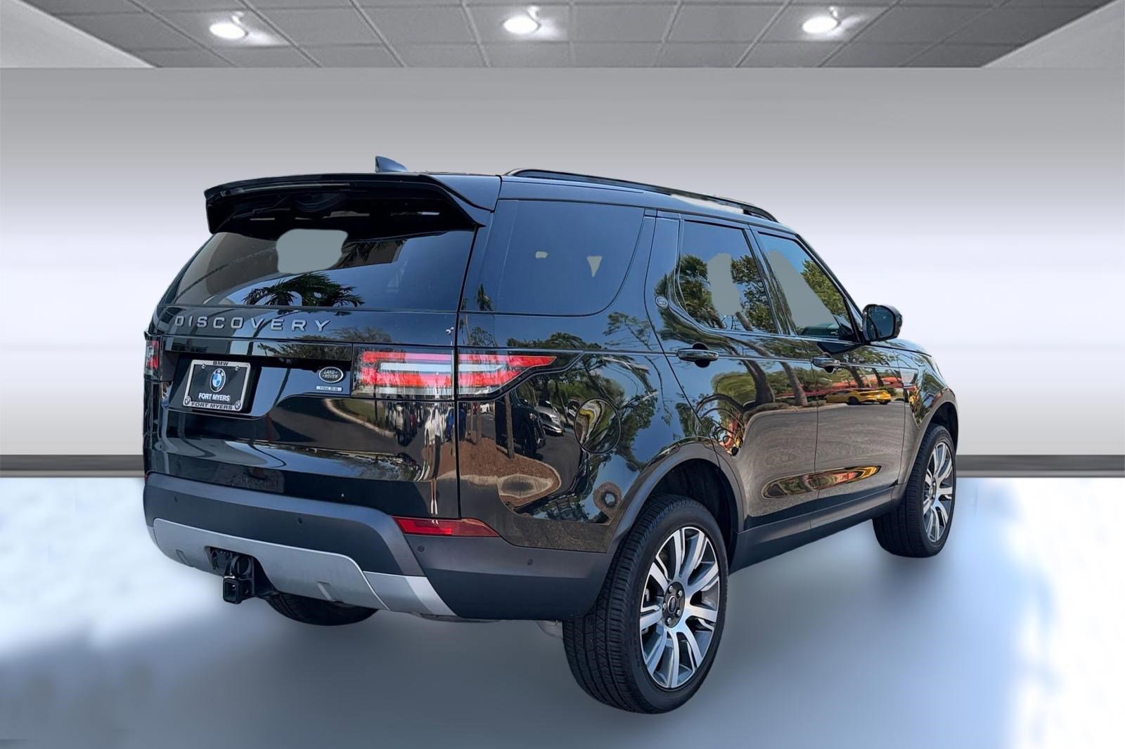 Used 2019 Land Rover Discovery HSE image 9