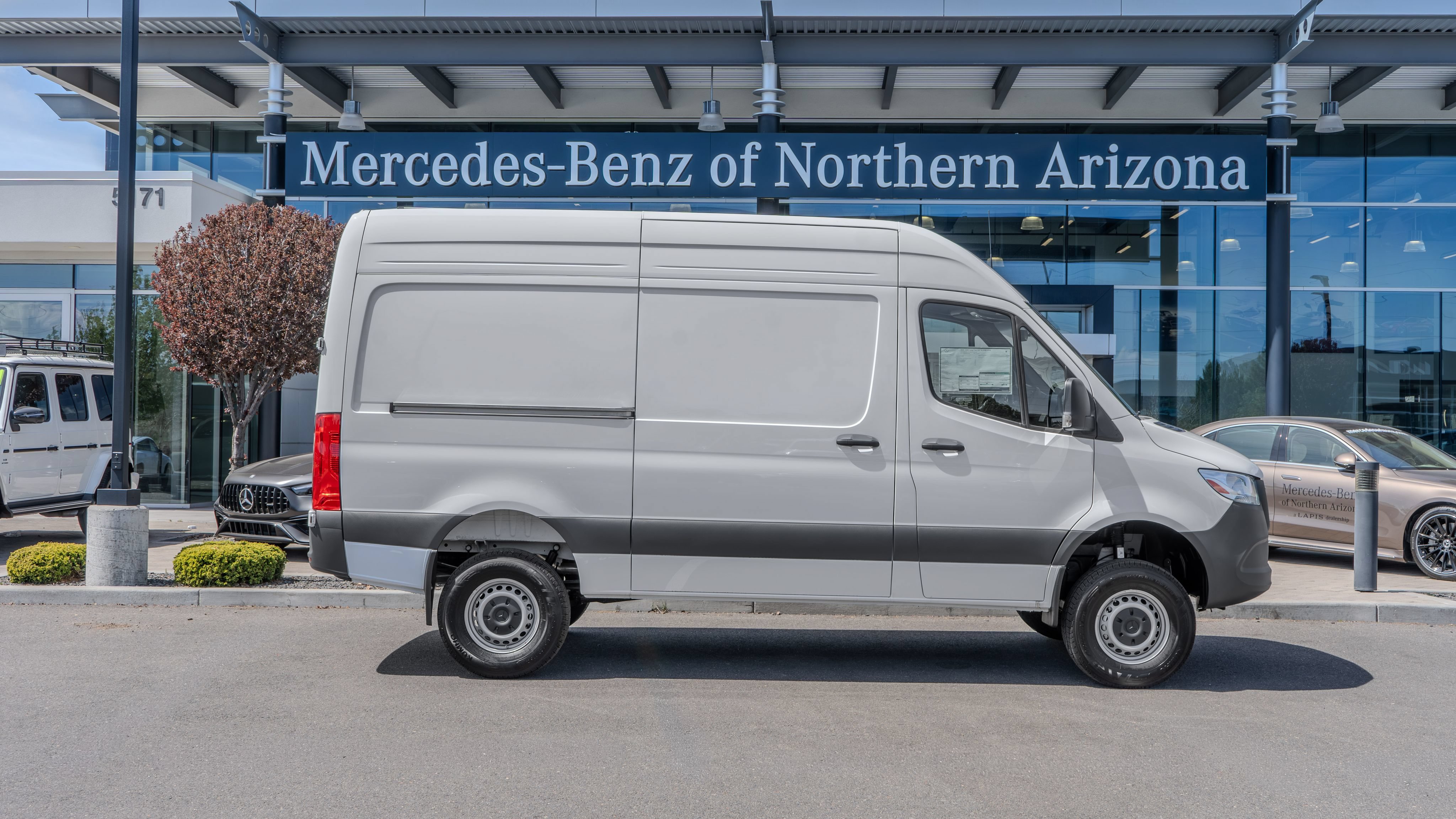Used 2025 Mercedes-Benz Sprinter 2500 video 1