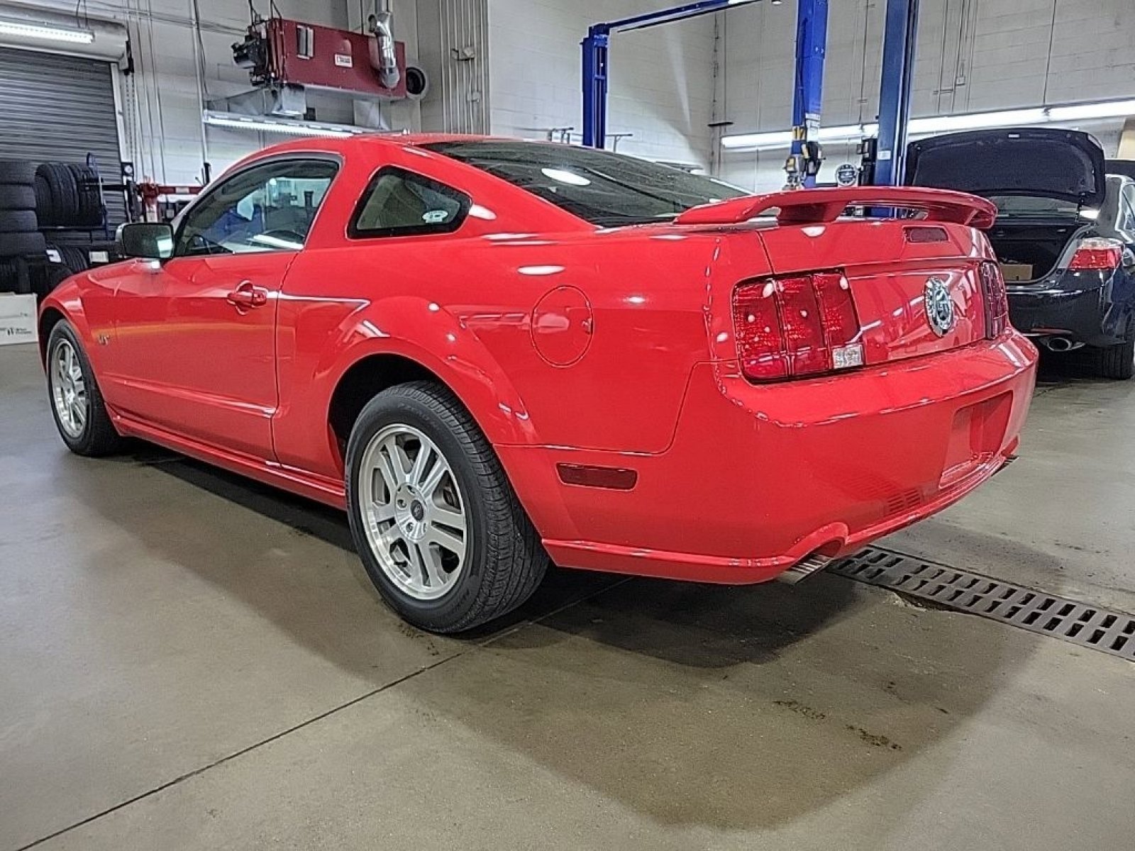 Used 2005 Ford Mustang GT image 9
