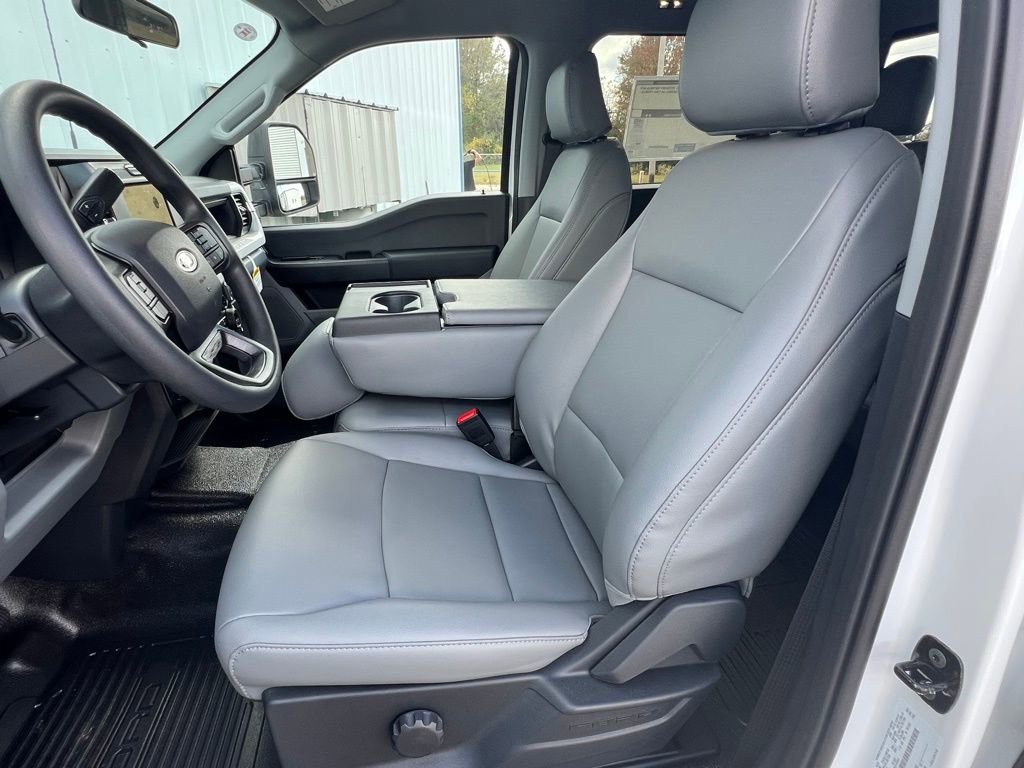 New 2026 Ford F450 XL w/ XL Chrome Package image 10