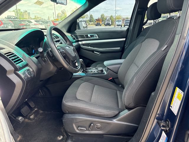 Used 2017 Ford Explorer XLT AWD/4WD image 10