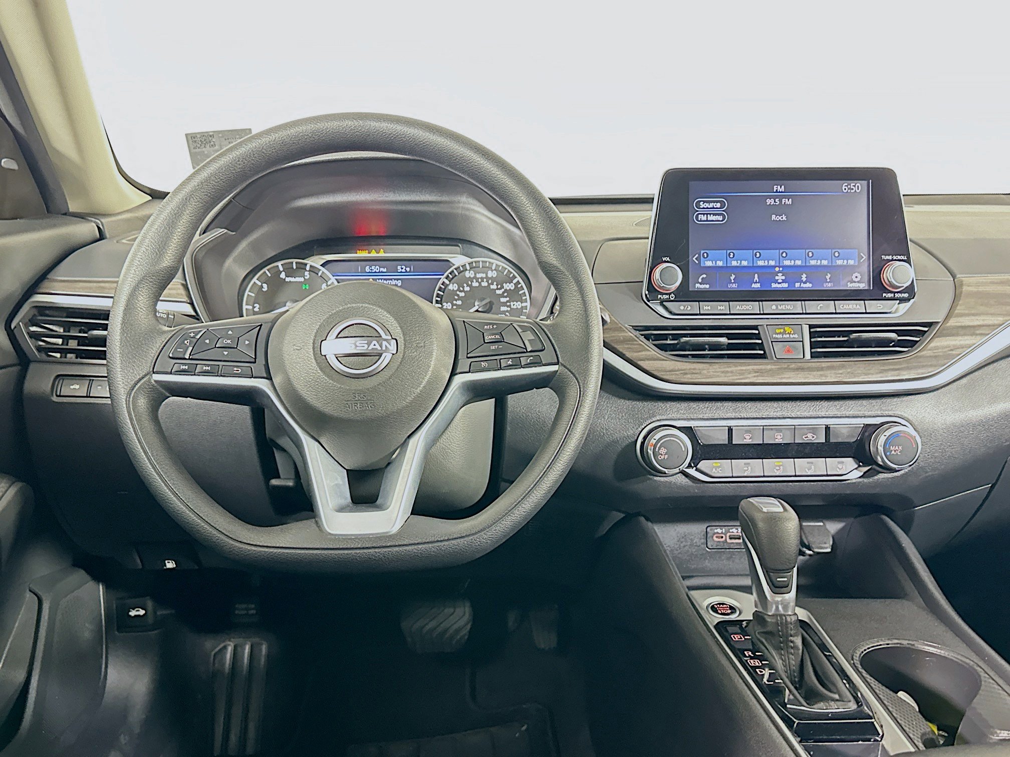 Used 2025 Nissan Altima 2.5 SV image 18