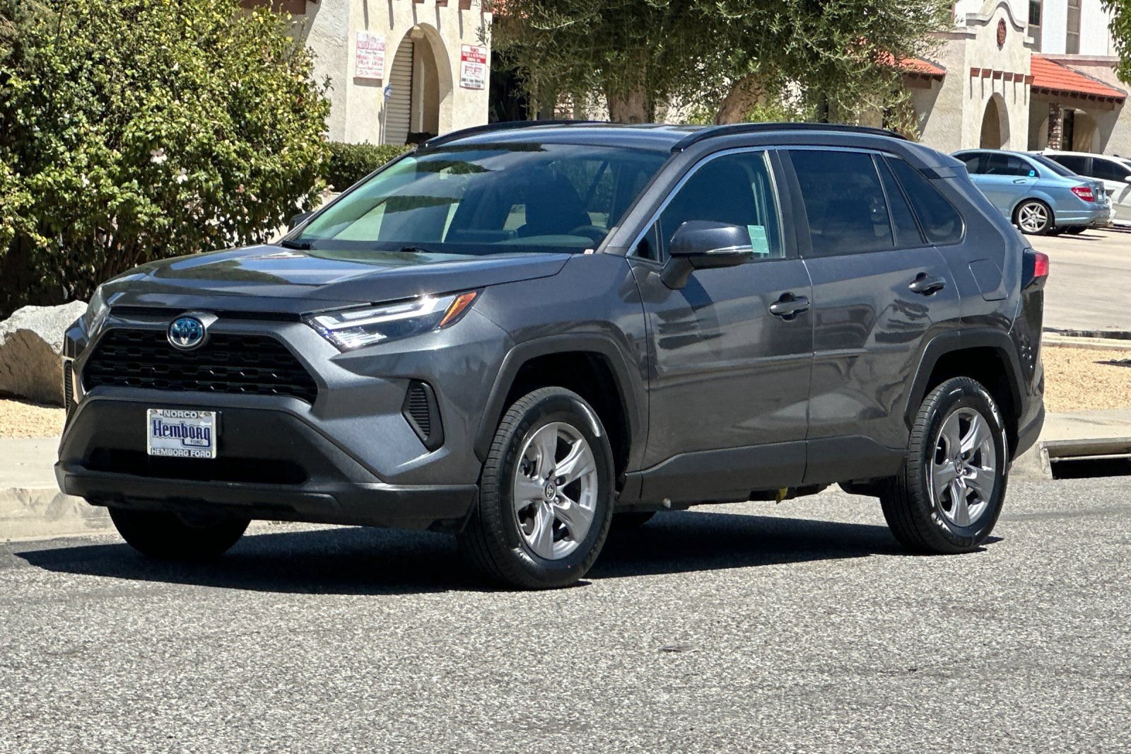Used 2023 Toyota RAV4 LE AWD/4WD image 8