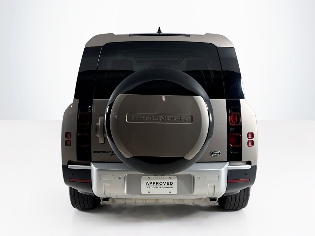 Used 2023 Land Rover Defender 130 SE AWD/4WD image 4
