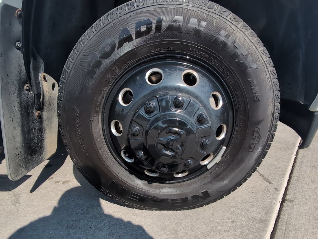 Used 2025 RAM 3500 Limited AWD/4WD image 33
