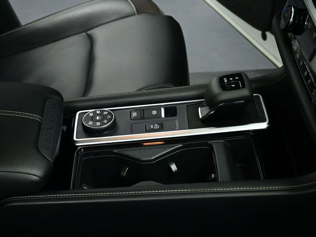 Used 2024 Nissan Pathfinder SL image 64