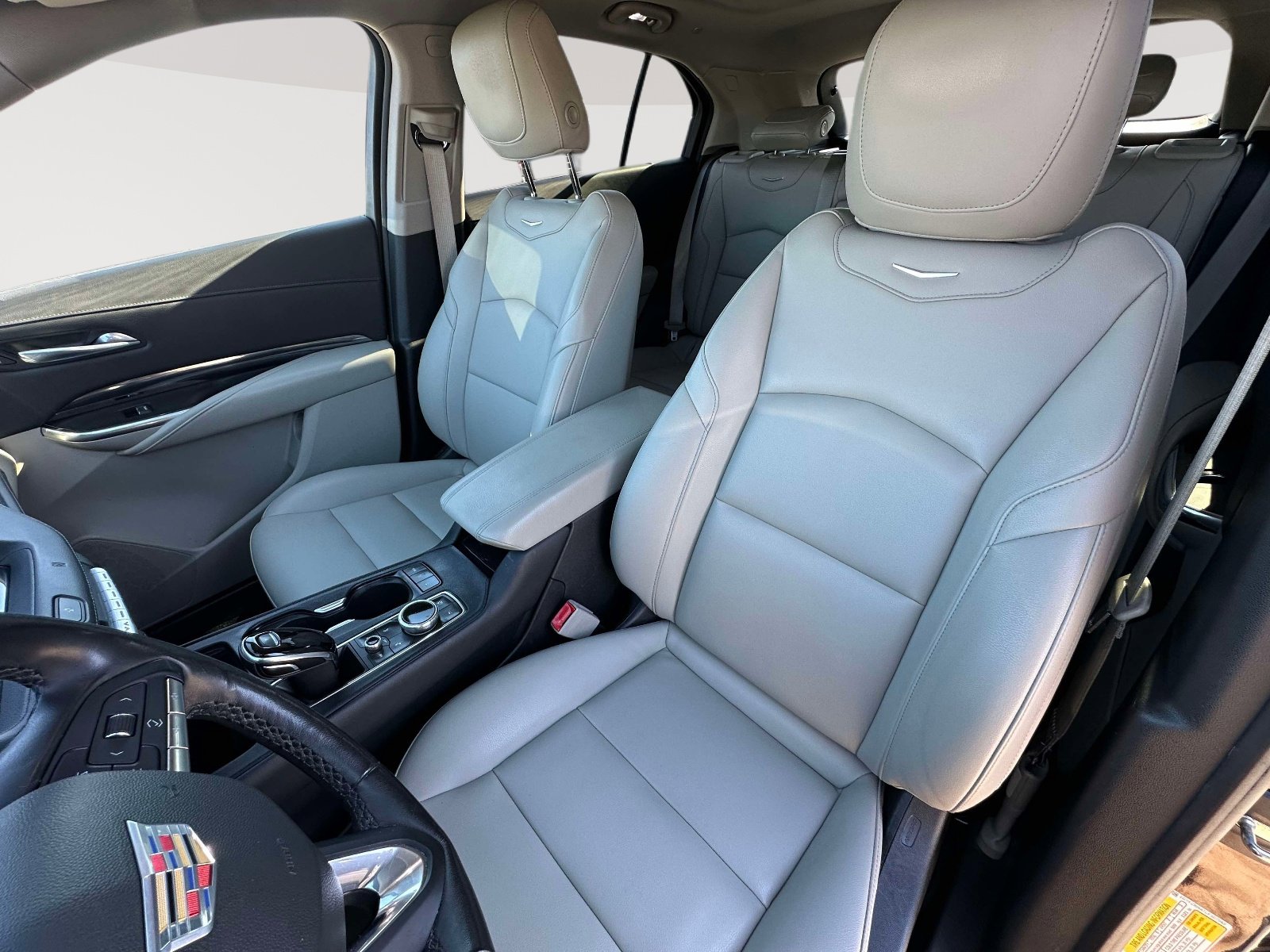 Used 2020 Cadillac XT4 Luxury w/ Cold Weather Package image 25