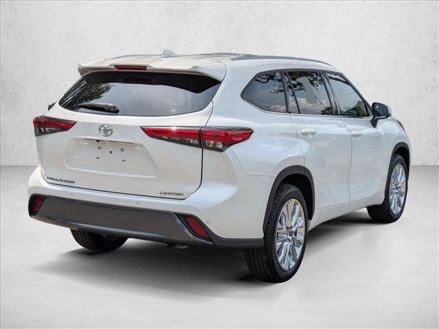 Used 2021 Toyota Highlander Limited FWD image 5