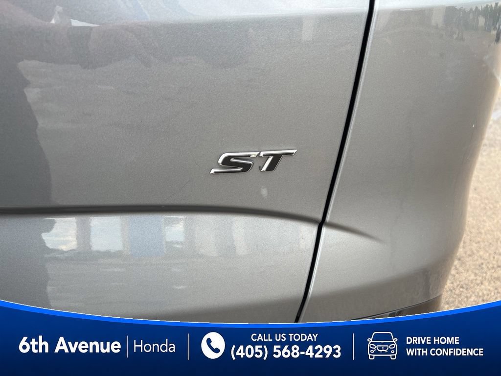 Used 2023 Buick Enclave Essence w/ Sport Touring Edition FWD image 14