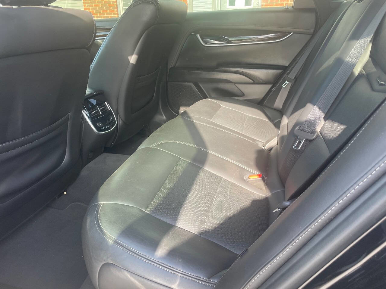 Used 2015 Cadillac XTS Luxury FWD image 7