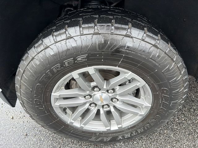 Used 2023 Chevrolet Colorado LT AWD/4WD image 11