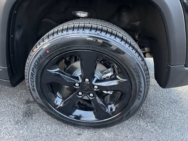 New 2026 Jeep Grand Cherokee Limited w/ Limited Altitude Package AWD/4WD image 4