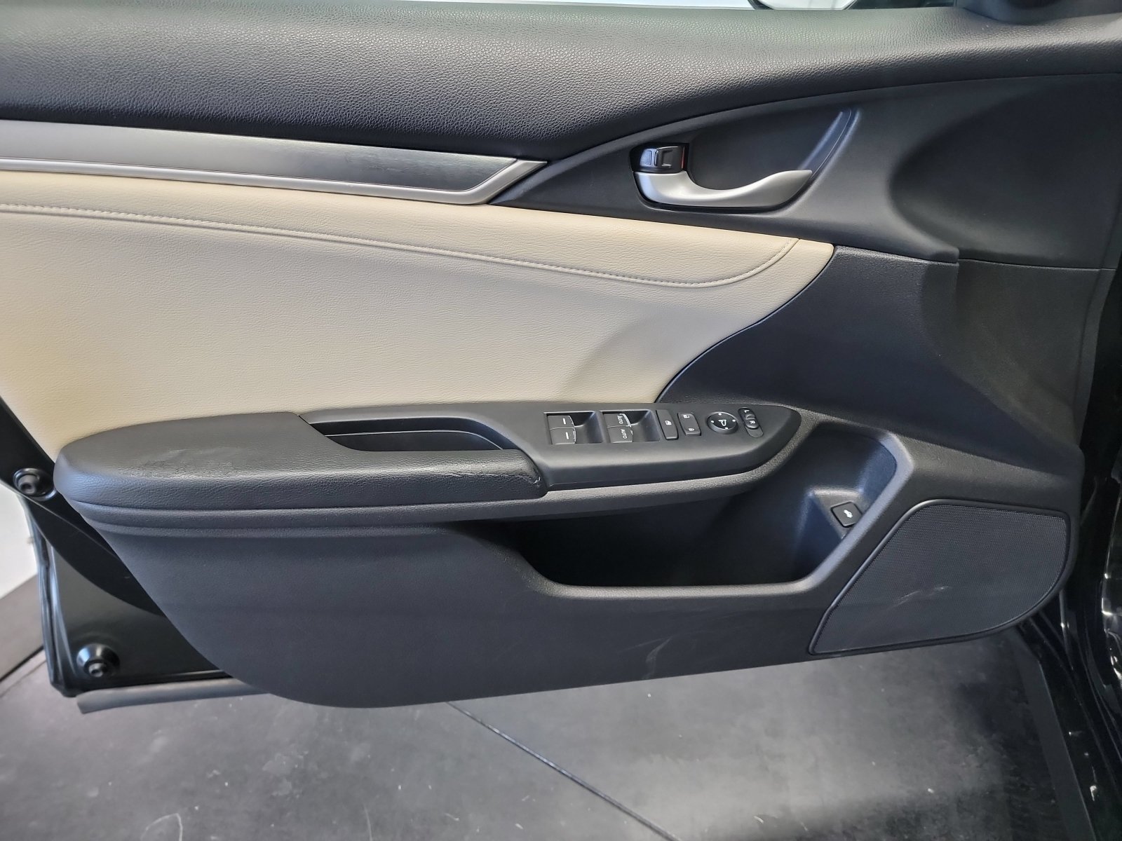 Used 2016 Honda Civic EX-L image 13