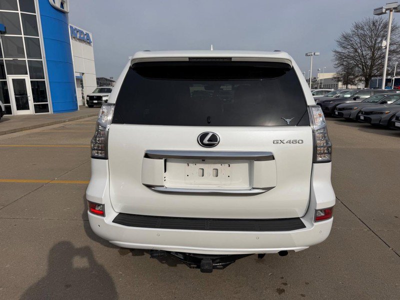 Used 2020 Lexus GX 460 Premium w/ Premium Package image 3