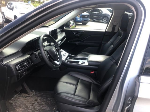 Used 2023 Lincoln Aviator AWD w/ Premium Package image 6