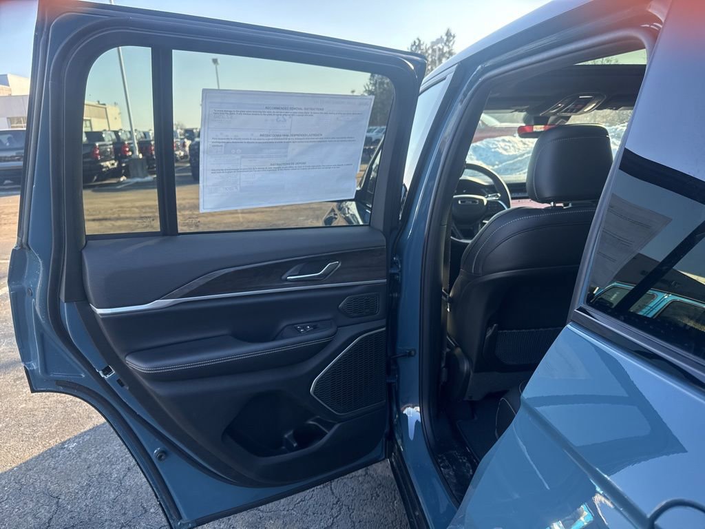 New 2026 Jeep Grand Cherokee Limited image 39