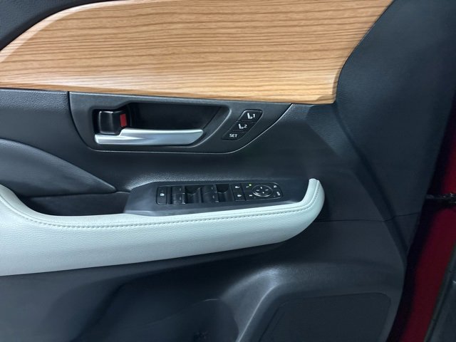 Used 2024 Toyota Grand Highlander Platinum image 29