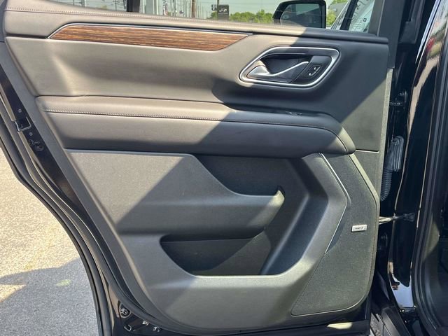 Used 2021 Chevrolet Tahoe High Country w/ Premium Package AWD/4WD image 18