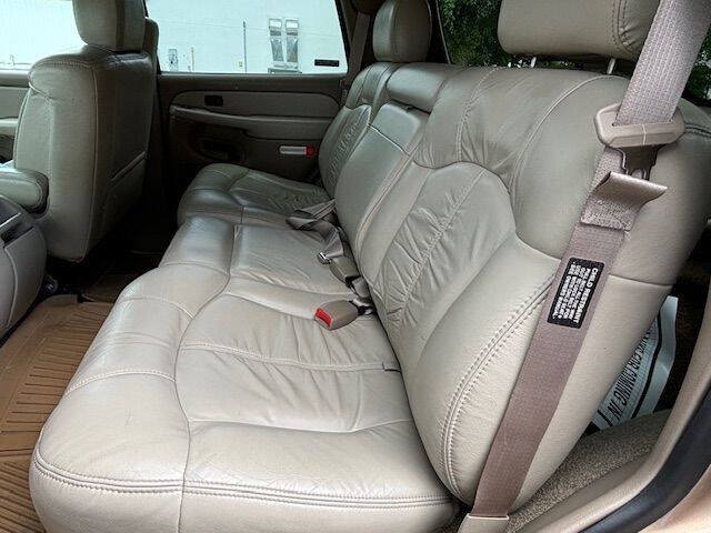 Used 2001 Chevrolet Tahoe LS w/ LS Preferred Equipment Group AWD/4WD image 9