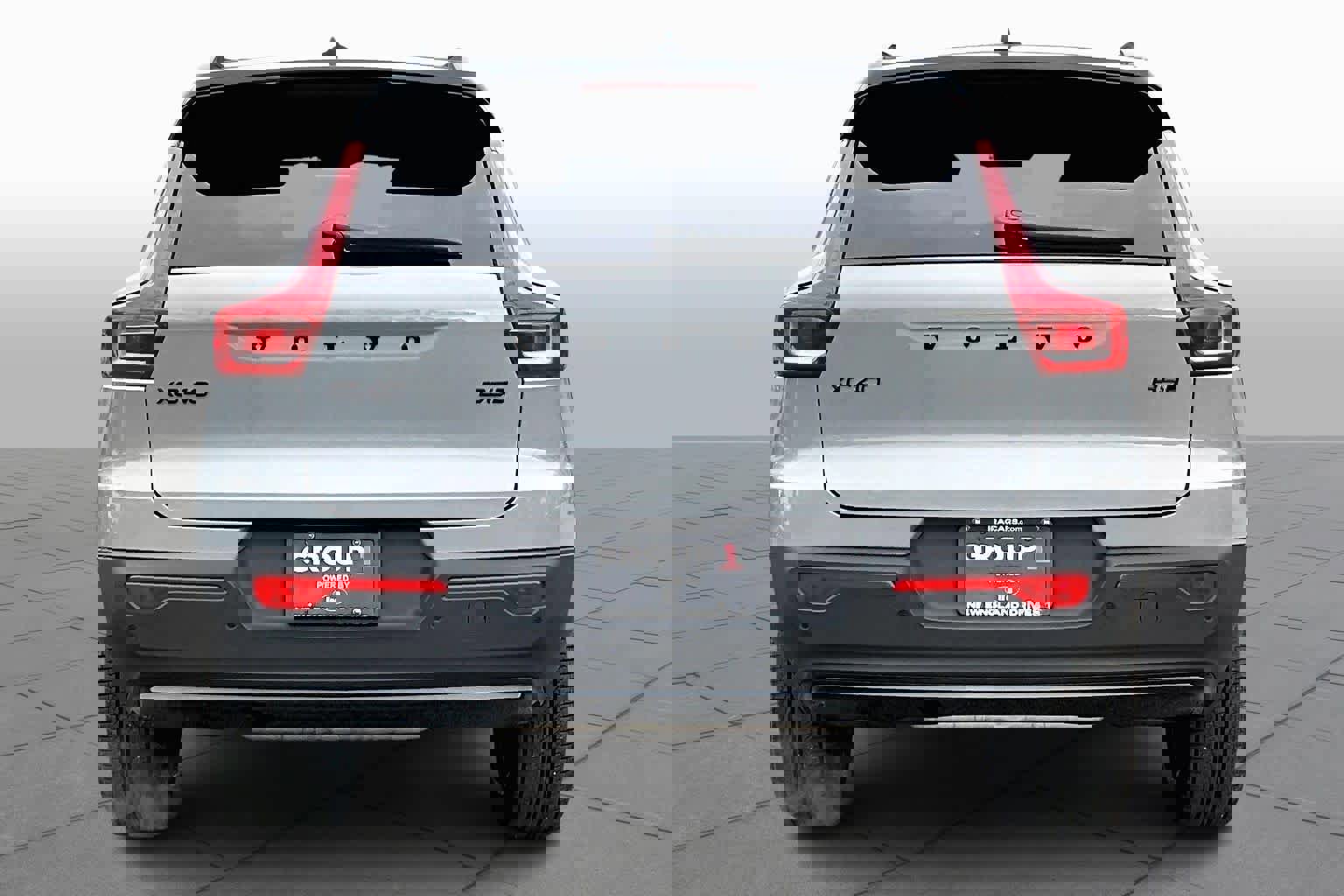 New 2026 Volvo XC40 B5 Ultra w/ Protection Package Premier image 4