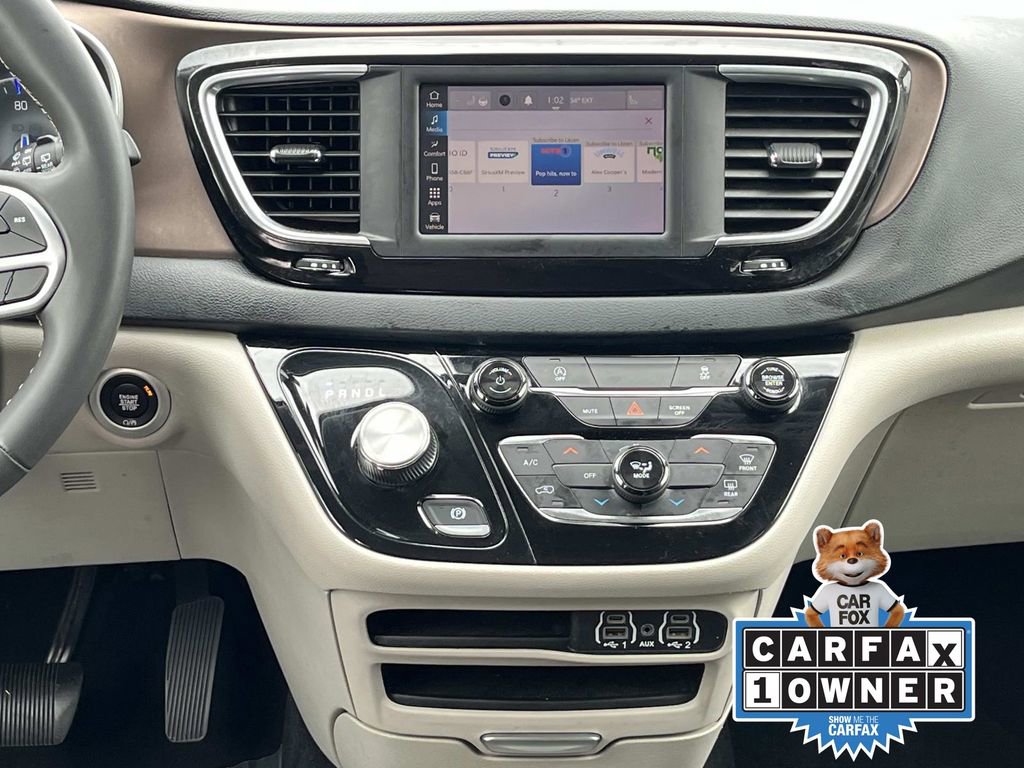 Used 2023 Chrysler Voyager LX image 14