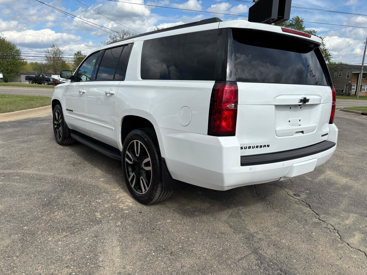 Used 2019 Chevrolet Suburban Premier w/ RST 6.2L Performance Edition AWD/4WD image 3