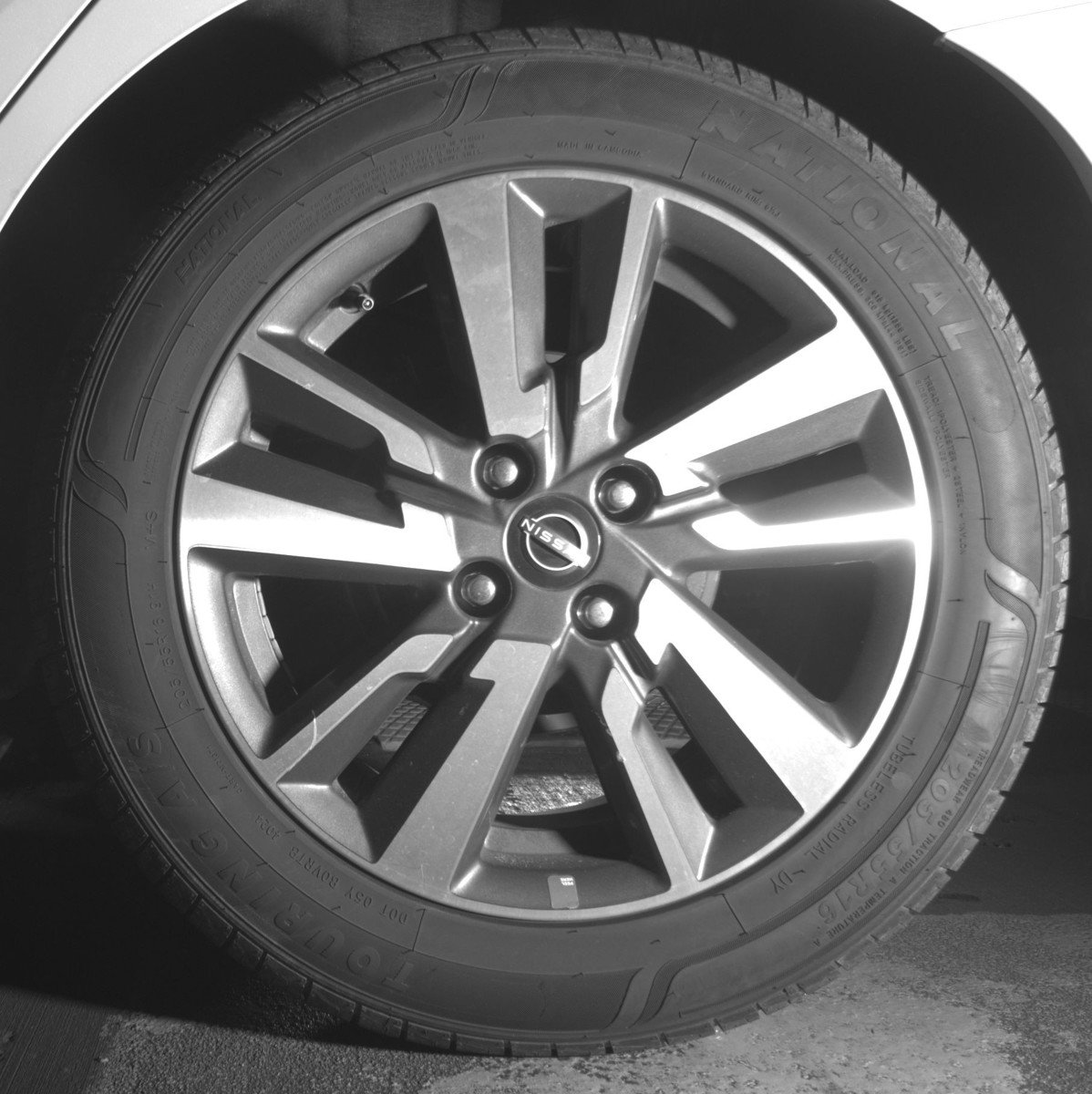 Used 2025 Nissan Versa SV image 14